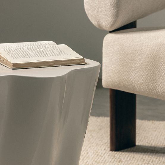 Bow oldalsó asztal 49 cm, szürke-bézs, fényes, lekerekített formák