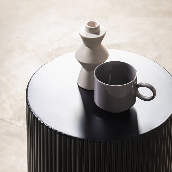 Ermanno oldalsó asztal, 35 cm, fekete, rovátkolt