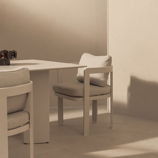 Japori kerti szék alumíniumból, világos bézs, lekerekített