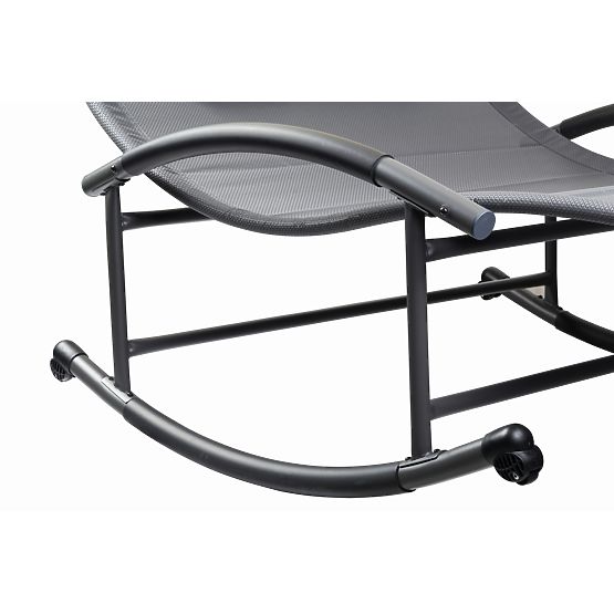 Kerti nyugágy baldachinnal és hintával