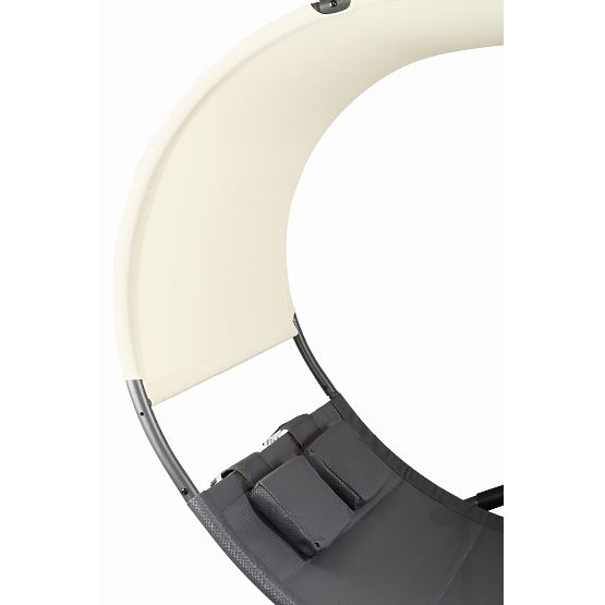 Kerti nyugágy baldachinnal és hintával