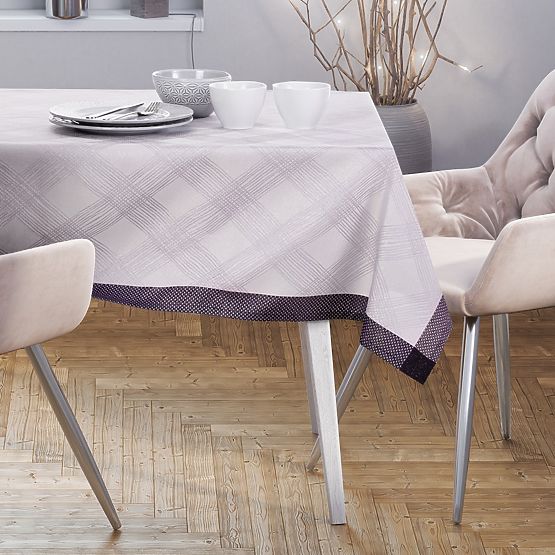 MILLUZA krémszínű, fémes klasszikus mintás asztalterítő 30x120 ameliahome