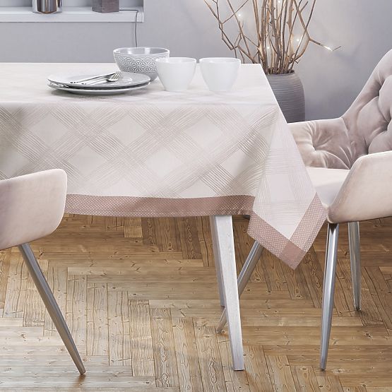 MILLUZA krémszínű, fémes klasszikus mintás terítő 140x300 ameliahome