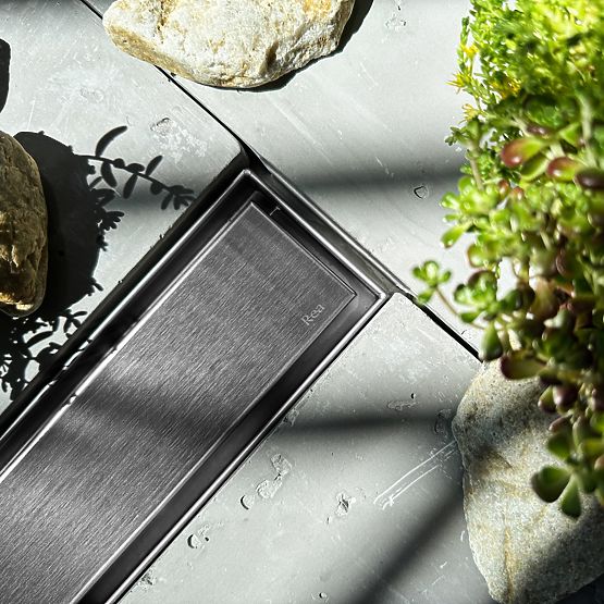 REA NEOX PRO Lineáris lefolyó Kefeacél 60