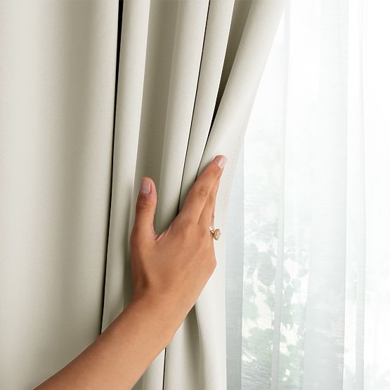 RESTILO BLACKOUT függöny krémszínű, klasszikus stílus, ezüst ringlik, anyag bl