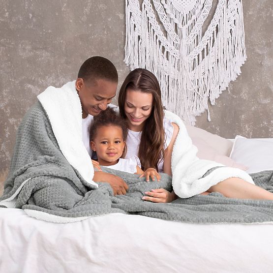 SHLEEPY ágytakaró szürke színben, klasszikus stílusú, jacquard mintával, 220x240