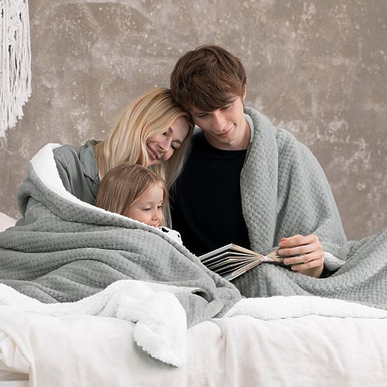 SHLEEPY ágytakaró szürke színben, klasszikus stílusú, jacquard mintával, 220x240